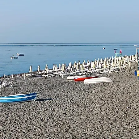 Casa Fronte Mare * Роккалумера